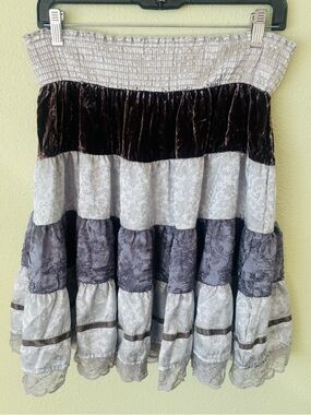 Free People Gray Tiers Silk Lace & Velvet Skirt Size: Medium